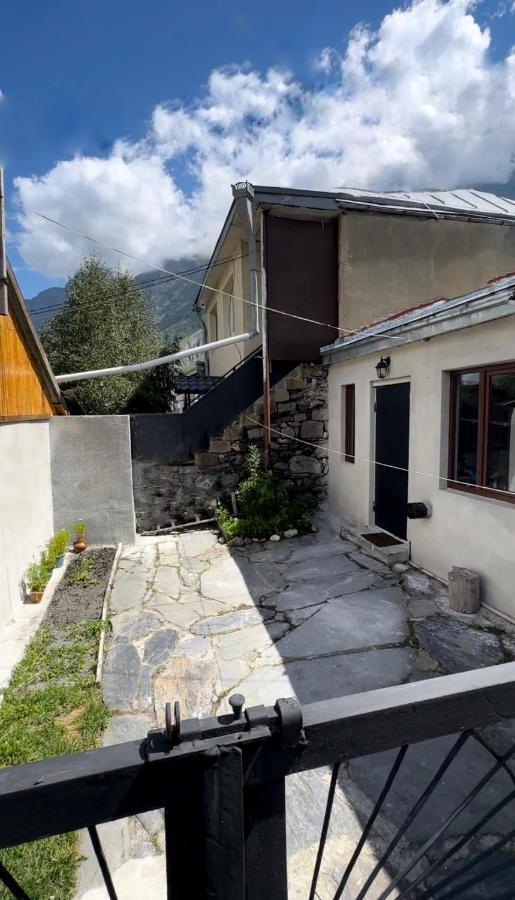 Meshia Apartment Kazbegi Eksteriør billede